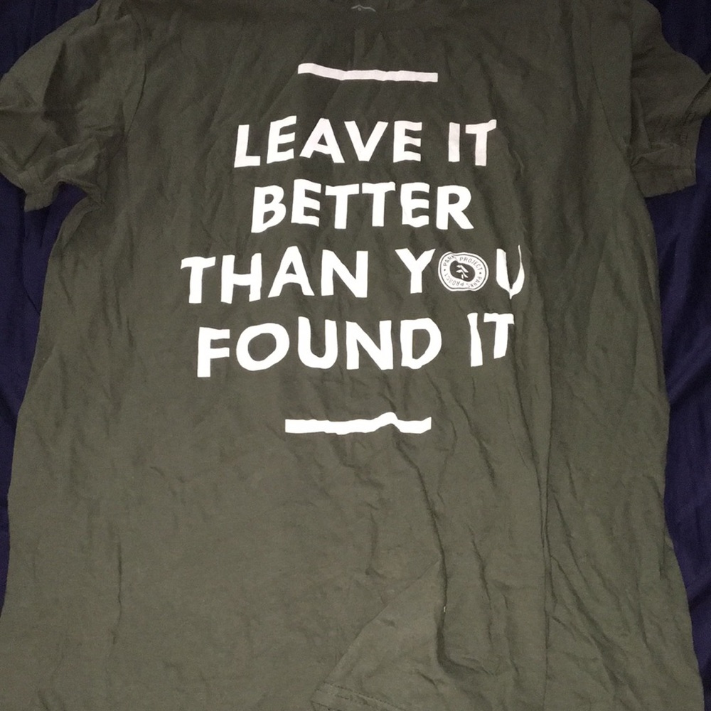 Size medium men’s t shirt - Picture 1 of 3